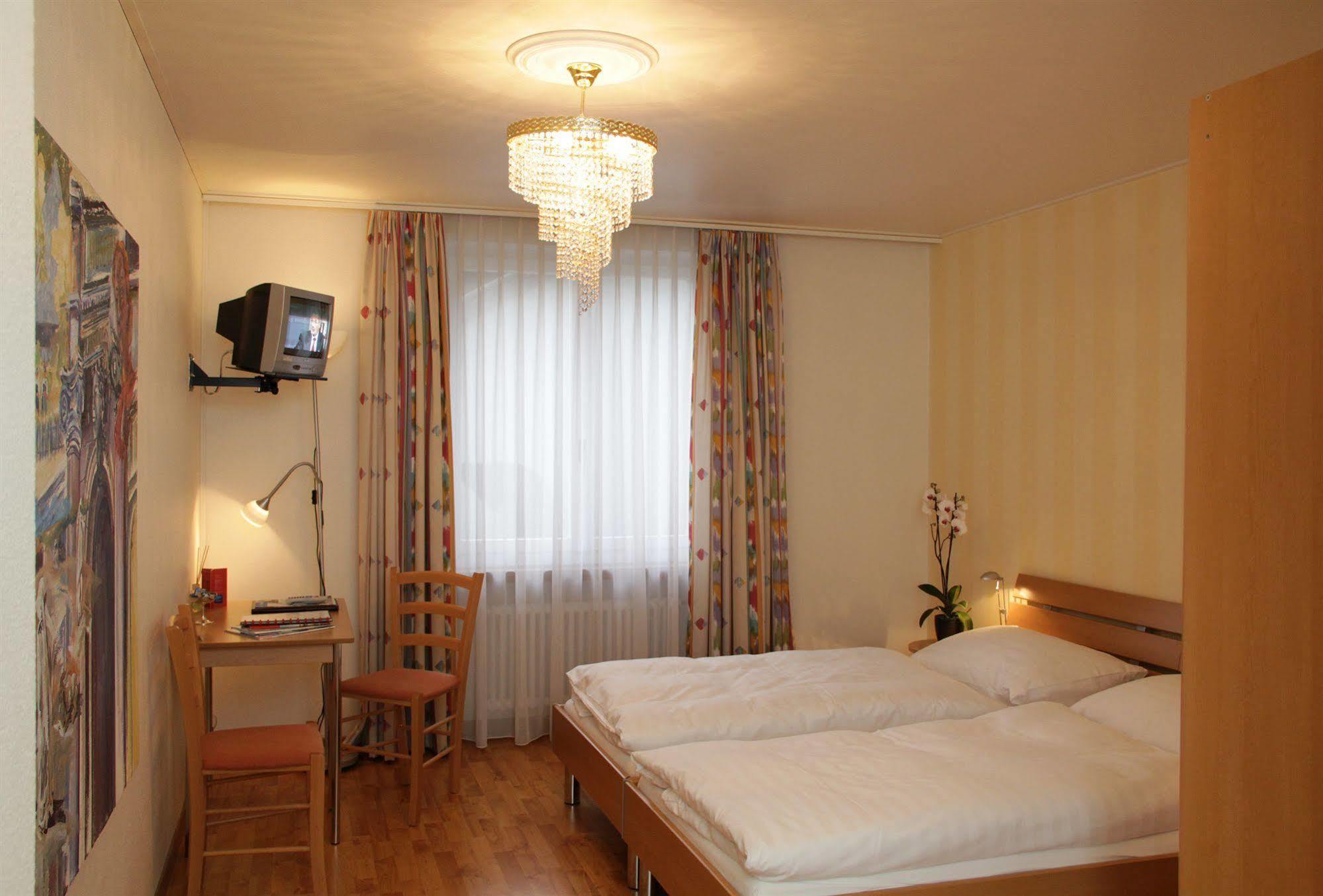 Hotel Roter Turm โซโลทูร์น ภายนอก รูปภาพ